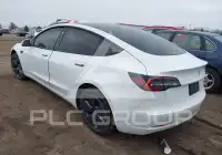 2021 Tesla Model 3 фото