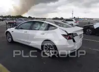 2021 Tesla Model 3 фото