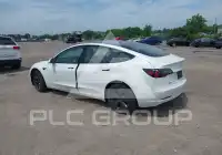 2021 Tesla Model 3 фото