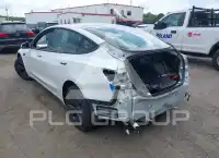 2021 Tesla Model 3 фото