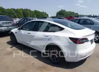 2021 Tesla Model 3 фото