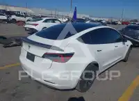 2021 Tesla Model 3 фото