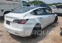 2021 Tesla Model 3 фото