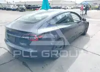 2021 Tesla Model 3 фото