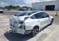 2021 Tesla Model 3 фото