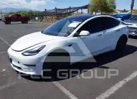 2021 Tesla Model 3 фото