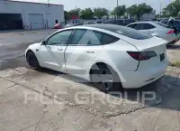 2021 Tesla Model 3 фото