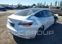 2021 Tesla Model 3 фото