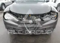 2021 Alfa Romeo Stelvio photo