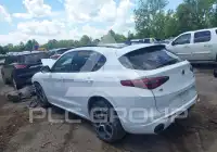 2021 Alfa Romeo Stelvio photo