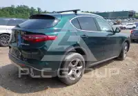 2021 Alfa Romeo Stelvio фото