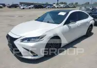 2021 Lexus ES300 фото