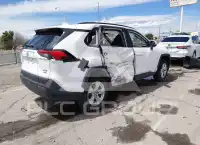 2021 Toyota RAV4 фото