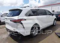 2021 Toyota SIENNA photo