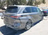 2021 Toyota SIENNA photo