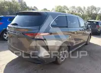 2021 Toyota SIENNA photo