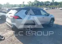 2021 Toyota RAV4 photo