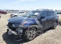 2021 Toyota Highlander photo