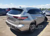 2021 Toyota Highlander photo