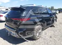 2021 Toyota Highlander photo