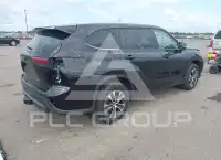 2021 Toyota Highlander photo
