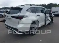 2021 Toyota Highlander photo