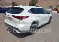 2021 Toyota Highlander photo