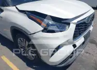 2021 Toyota Highlander photo