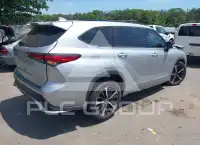 2021 Toyota Highlander photo