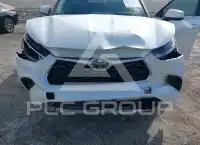 2021 Toyota Highlander photo
