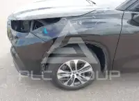 2021 Toyota Highlander photo