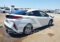 2021 Toyota PRIUS photo