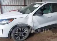2021 Ford ESCAPE photo