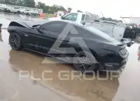 2021 Ford MUSTANG photo