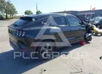 2021 Ford MUSTANG фото