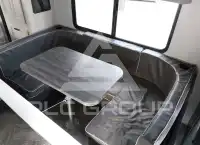 2021 Ford E-350 фото