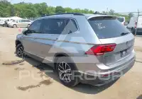2021 Volkswagen Tiguan фото