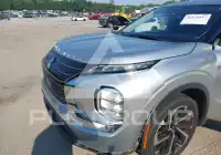 2022 Mitsubishi OUTLANDER фото