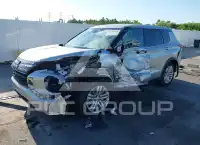 2022 Mitsubishi OUTLANDER фото