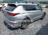 2022 Mitsubishi OUTLANDER photo