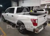 2022 Nissan TITAN photo