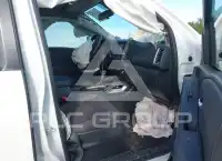 2022 Nissan FRONTIER photo