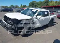 2022 Nissan FRONTIER photo
