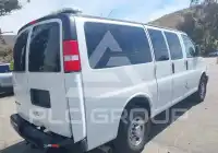 2022 Chevrolet Express фото