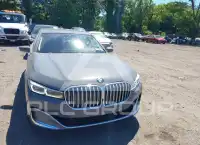 2022 BMW 740 фото