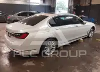 2022 BMW 740 фото