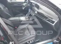 2022 BMW 750 фото