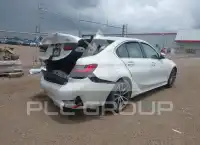 2022 BMW 330 photo