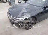 2022 BMW 330 photo