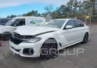 2022 BMW 540 фото